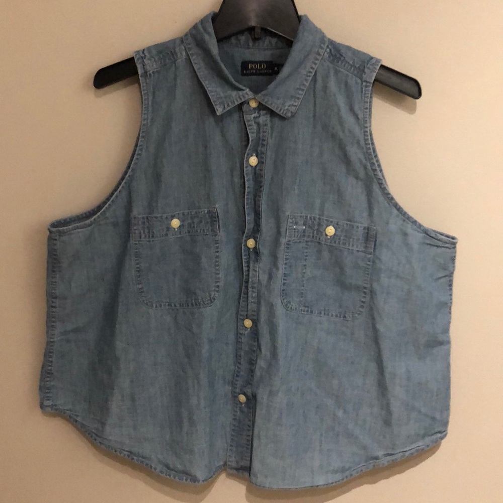 Sleeveless chambray shirt